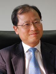 ヨン キム氏