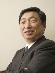 橋本 信氏
