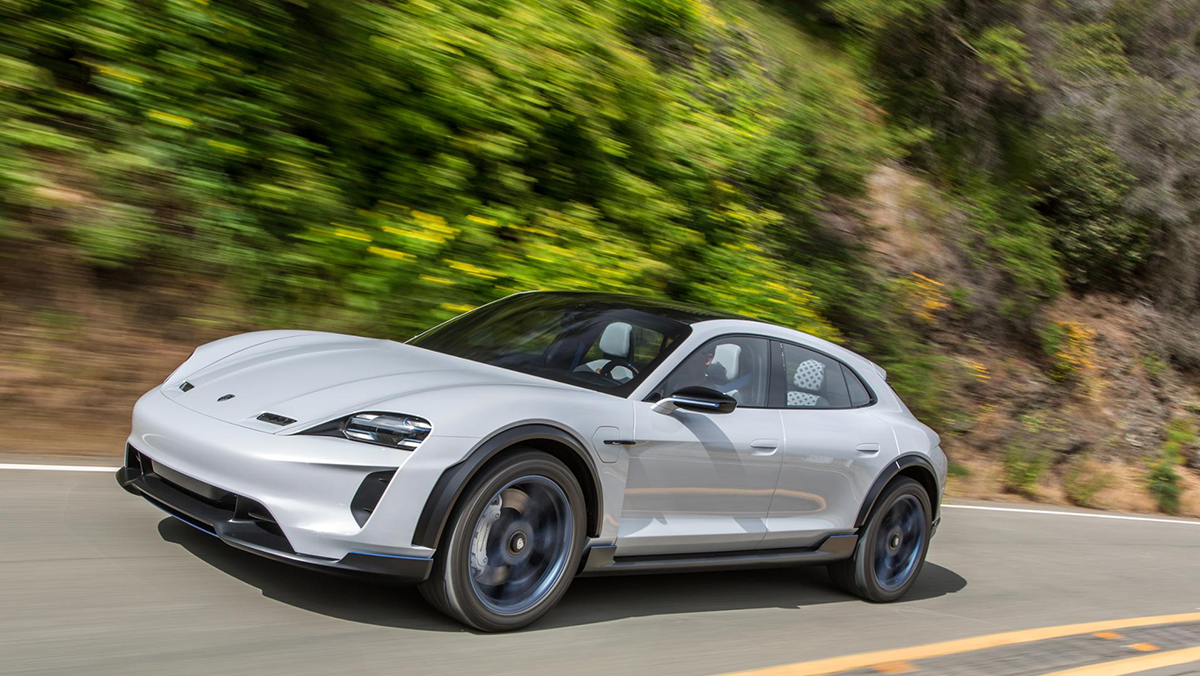 図　Porscheが公開している「The Mission E Cross Turismo」